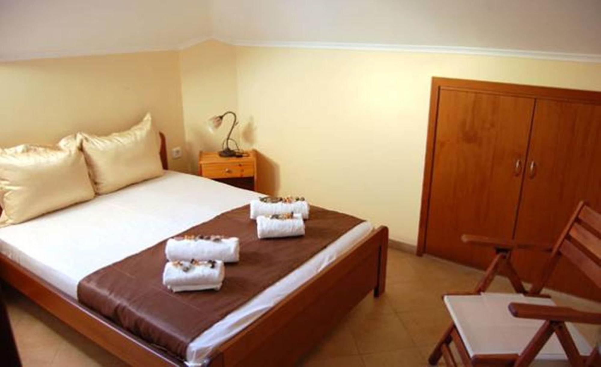 Melachrini Apartments Vrasná Dış mekan fotoğraf